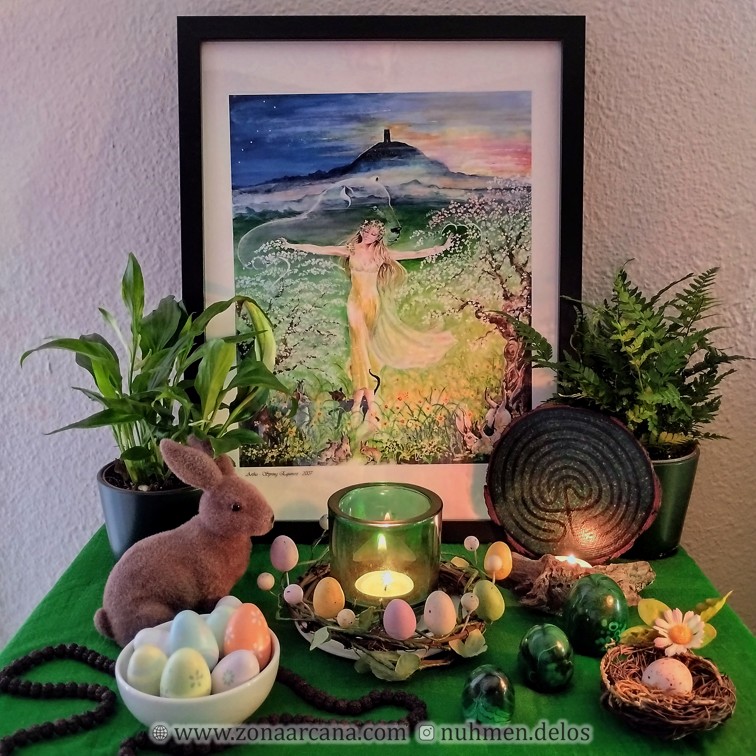 El altar de Artha, la Diosa del Fuego de Ostara